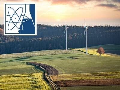 Landschaft mit Windkraftanlagen